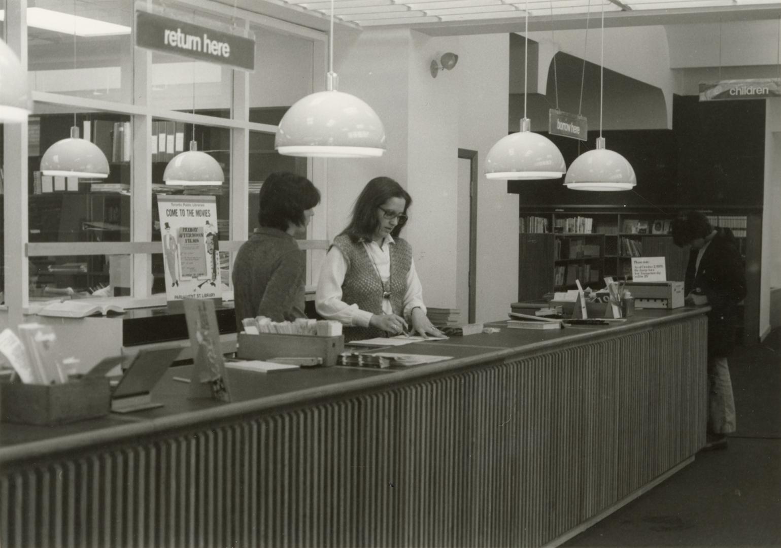 Picture of one storey library building. 