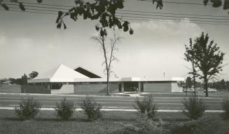 Picture of one storey library building. 